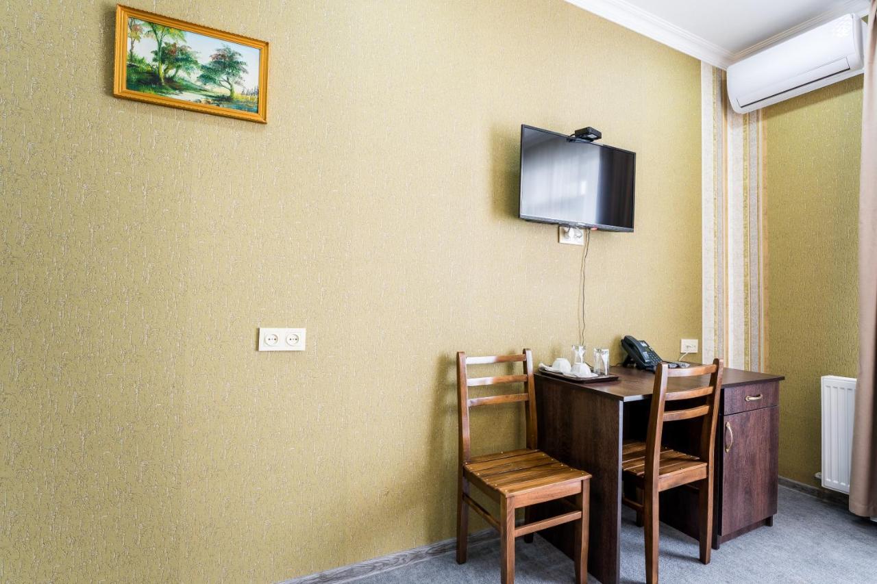 Georgian House Hotel Kutaisi Exterior photo