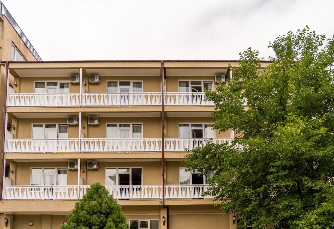Georgian House Hotel Kutaisi Exterior photo