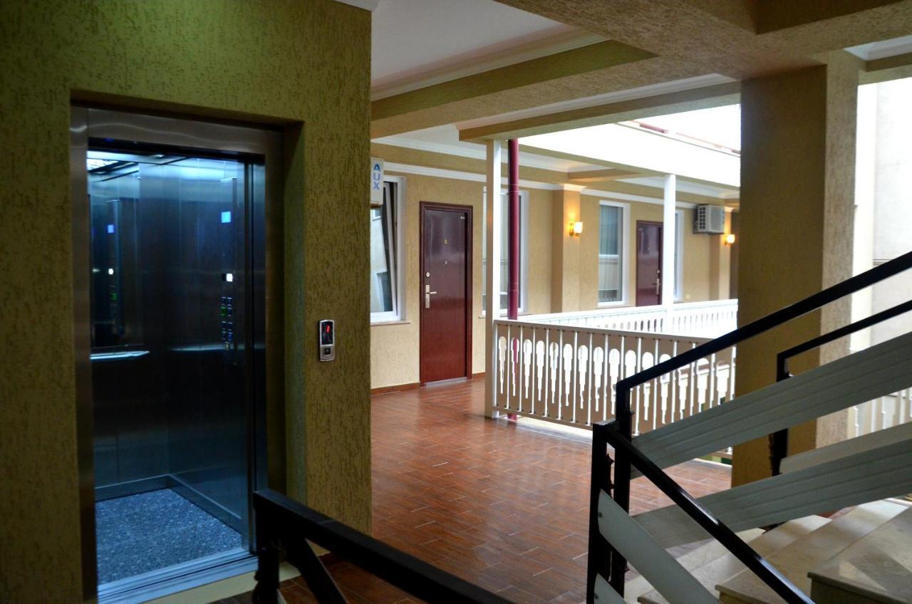 Georgian House Hotel Kutaisi Exterior photo